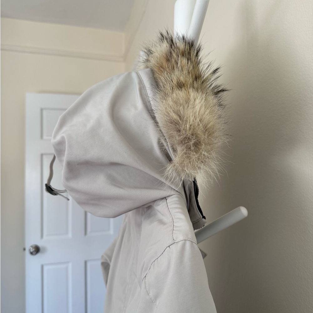 Canada Goose Women's Ski Jacket - White - Picture 3 of 9